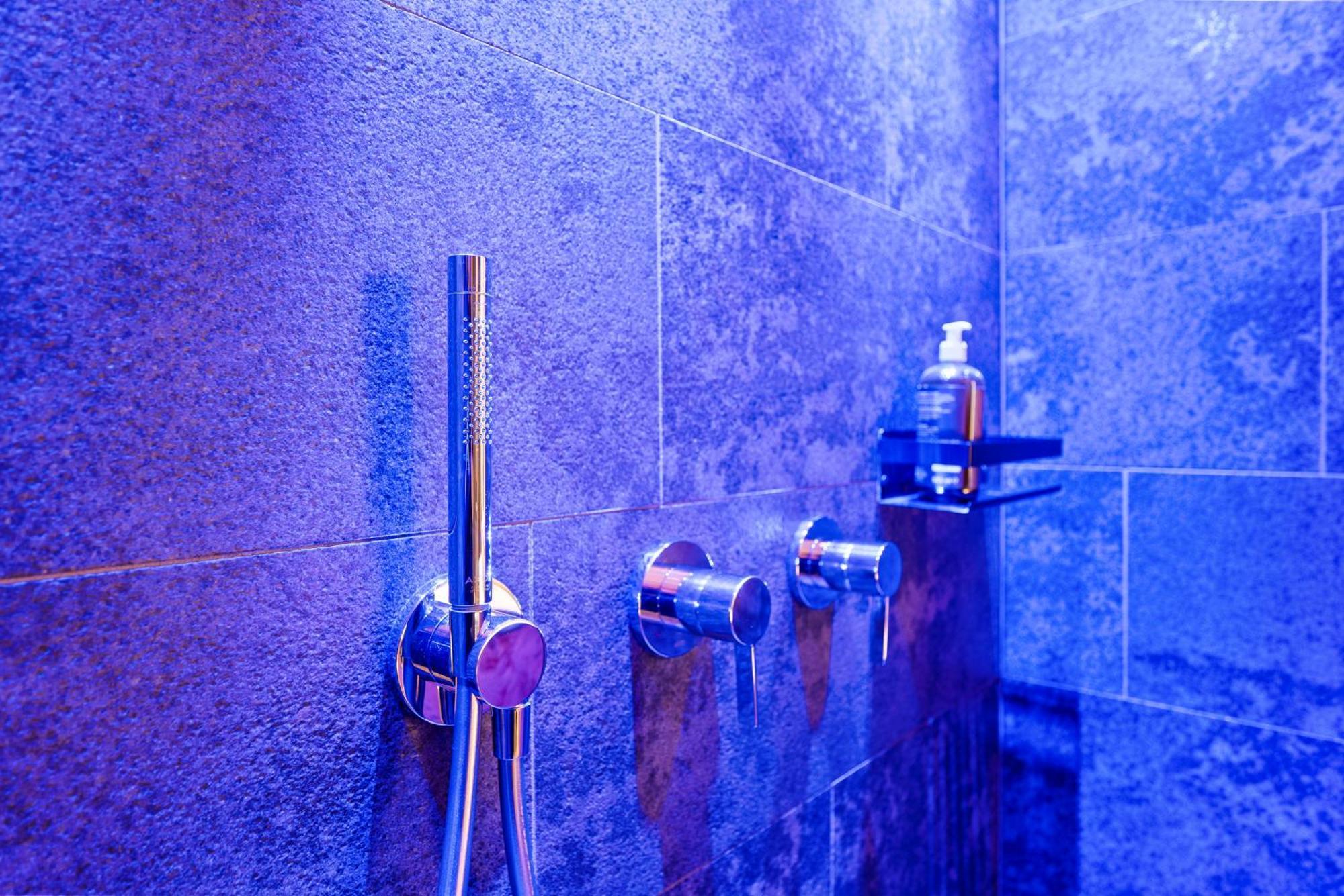 New Opening "Sissi Chalets" - Unique Luxury Hideaway With Mountain View & Sauna Mendola Ngoại thất bức ảnh